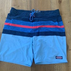 Men’s Vineyard Vines board shorts 38